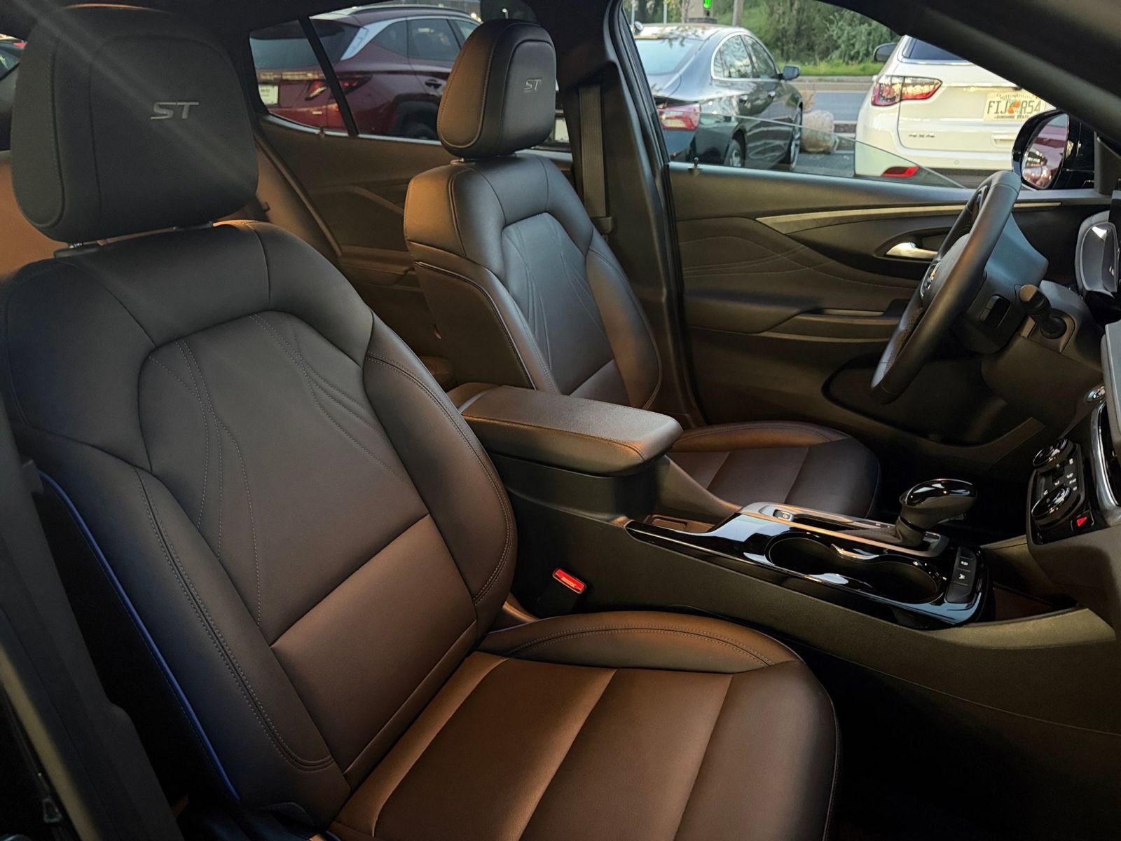 Used 2025 Buick Envista Sport Touring image 31
