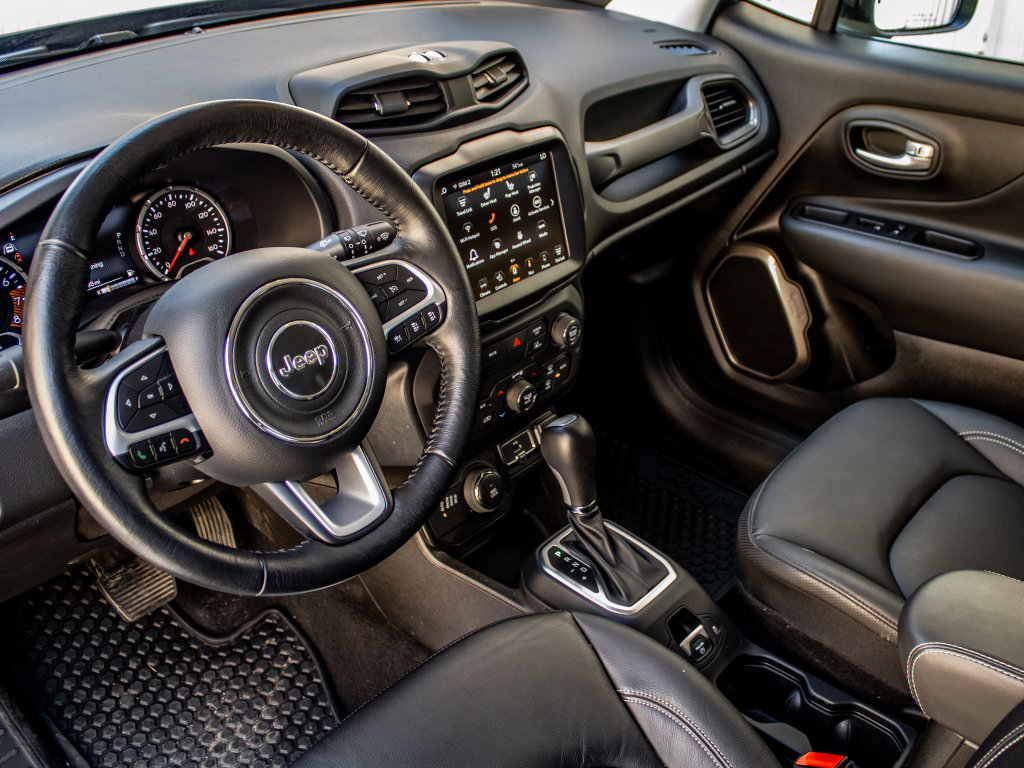 Used 2023 Jeep Renegade Limited image 16