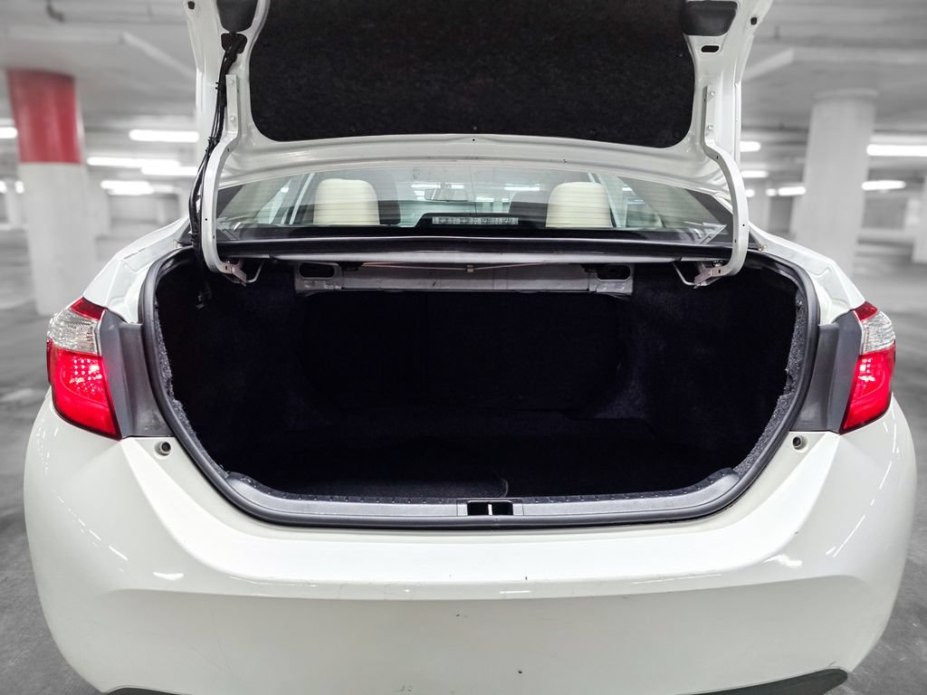 Used 2014 Toyota Corolla LE FWD image 9