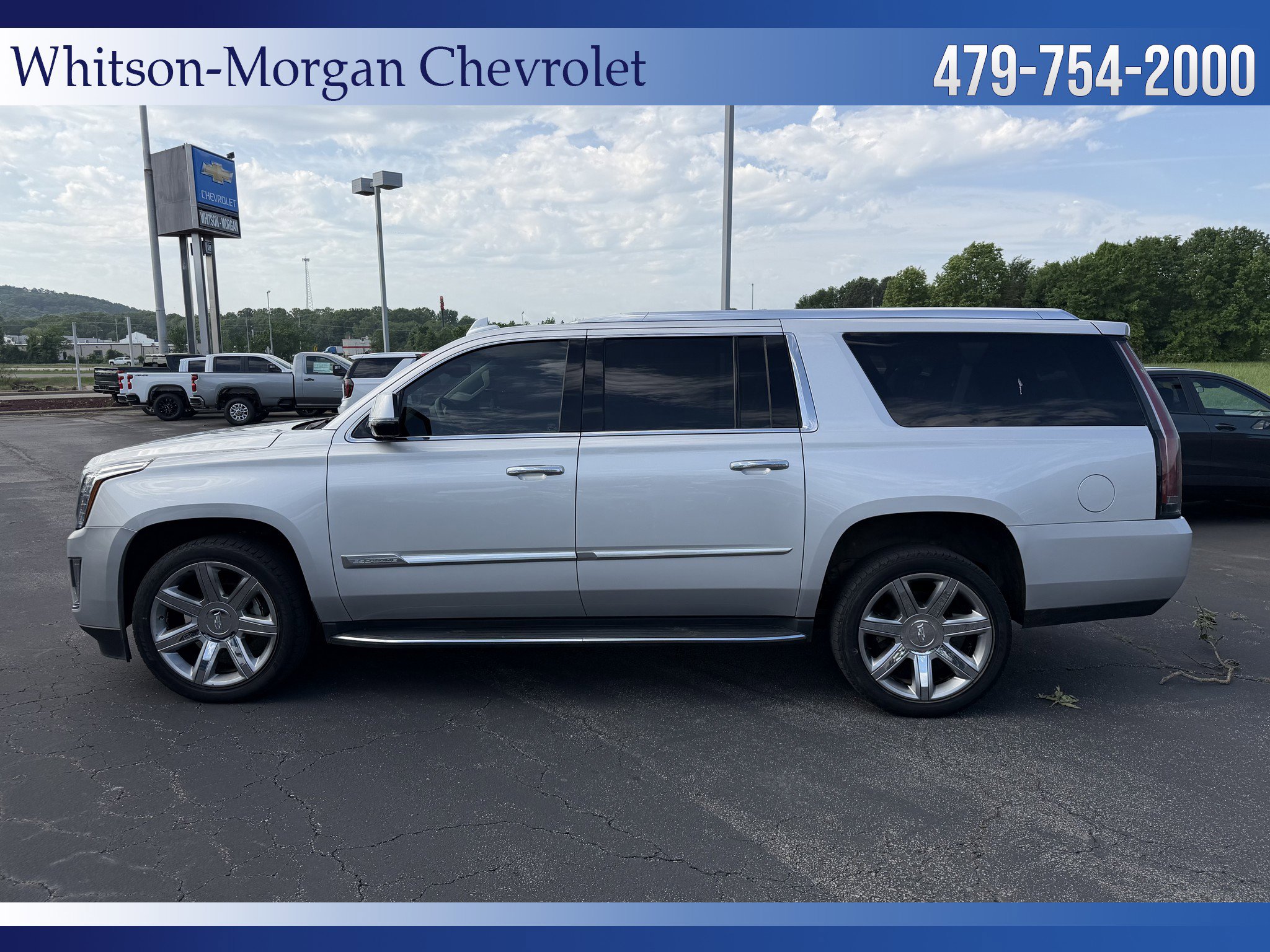 Used 2016 Cadillac Escalade ESV Luxury RWD image 2