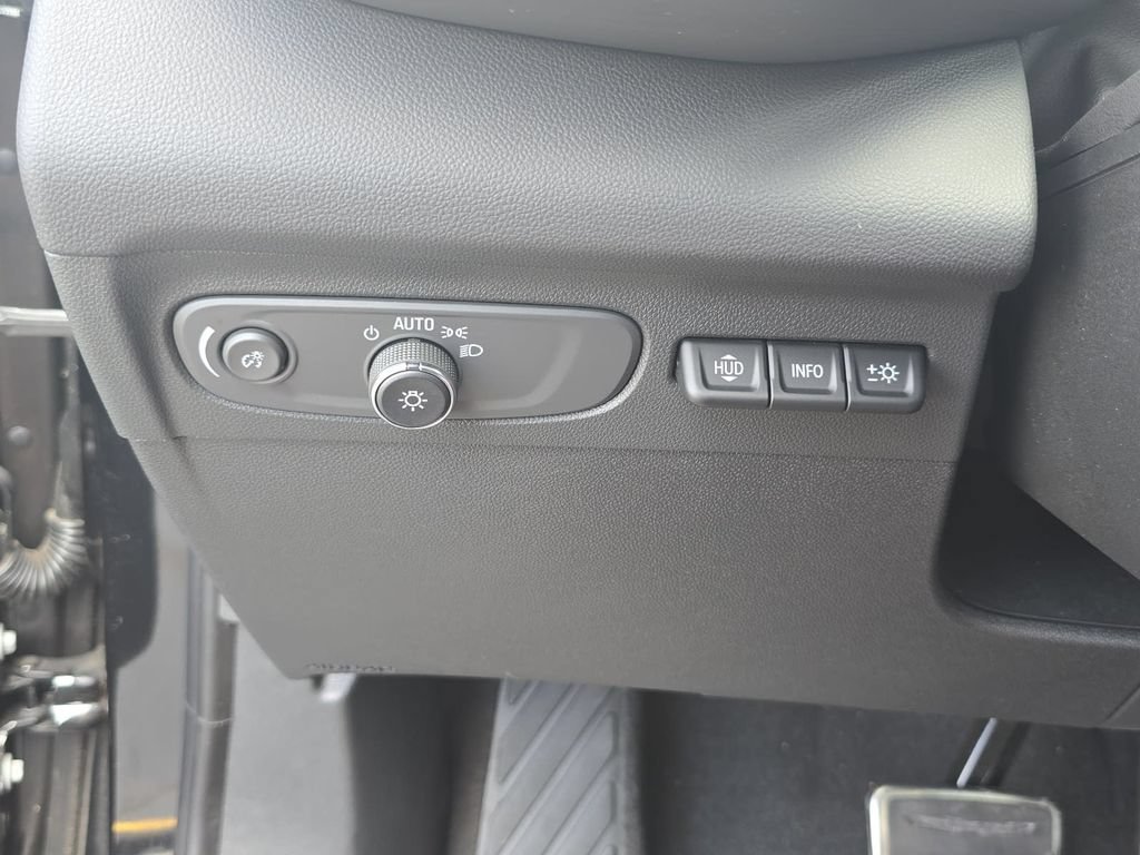 Used 2023 Buick Envision Essence AWD/4WD image 25