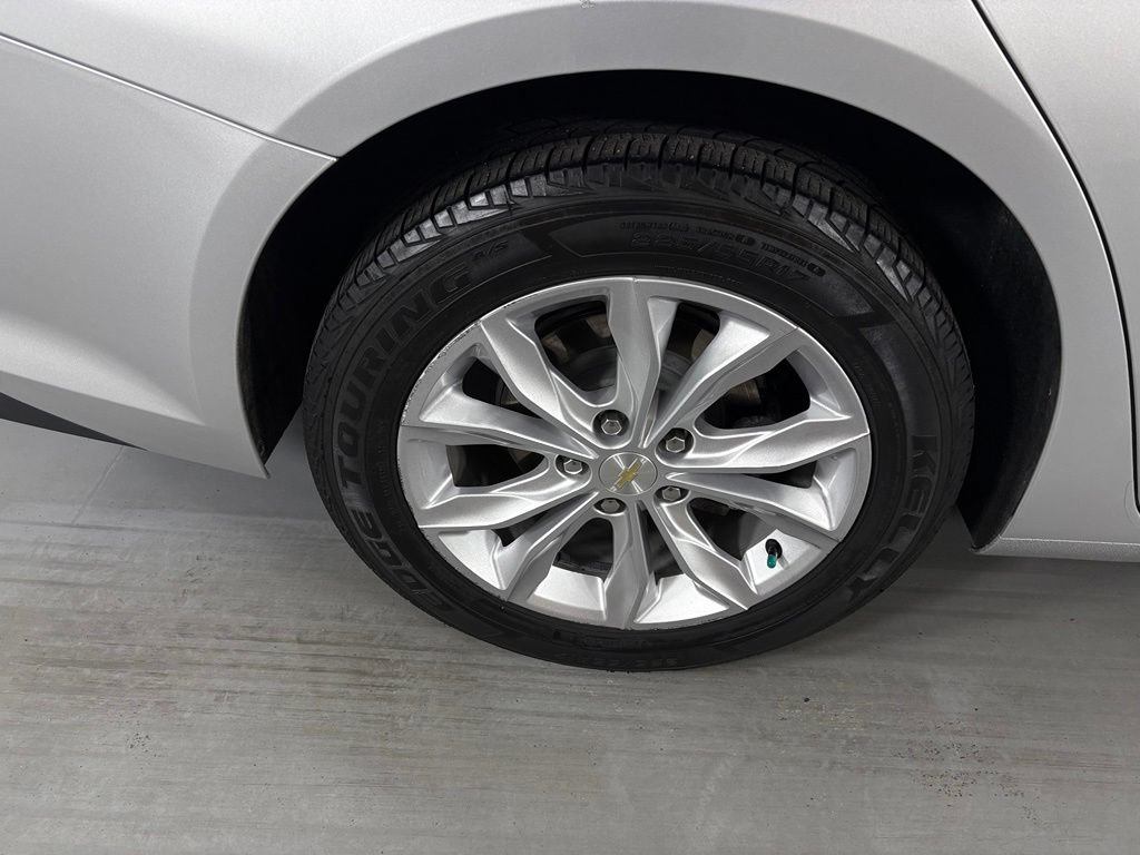 Used 2021 Chevrolet Malibu LT FWD image 13