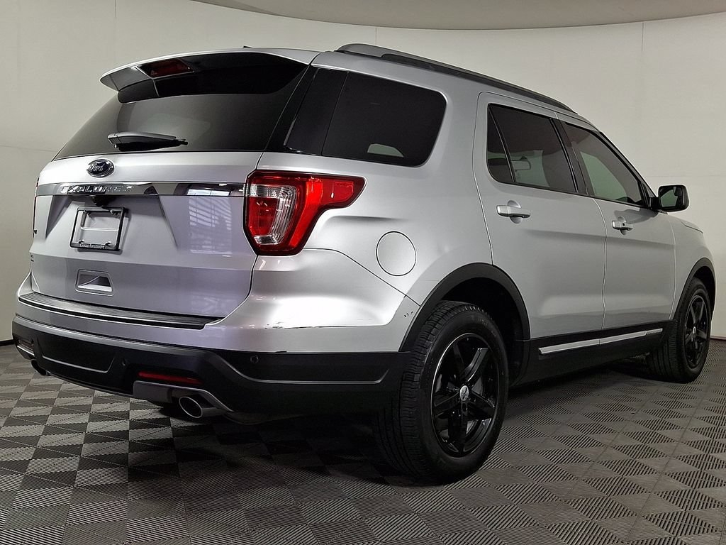 Used 2018 Ford Explorer XLT FWD image 9