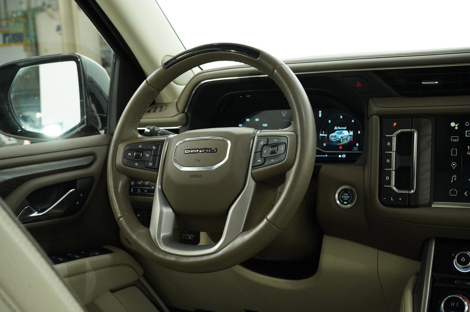 Used 2023 GMC Yukon Denali image 16