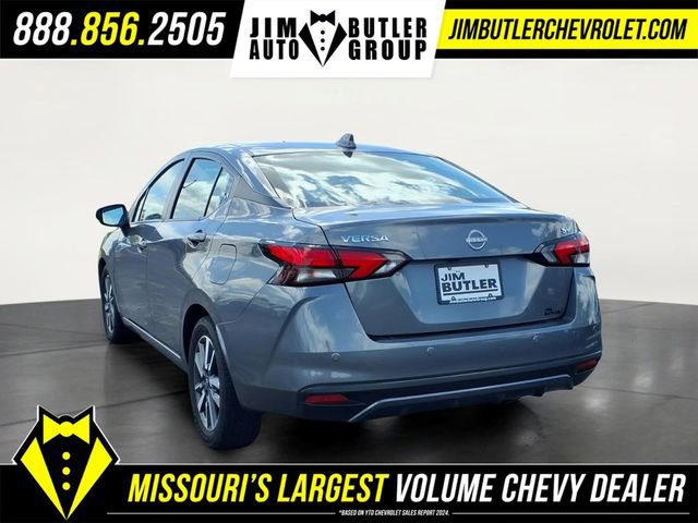 Used 2024 Nissan Versa SV FWD image 2