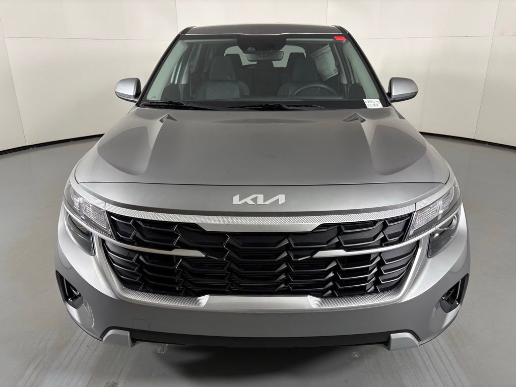 New 2026 Kia Seltos LX FWD image 3