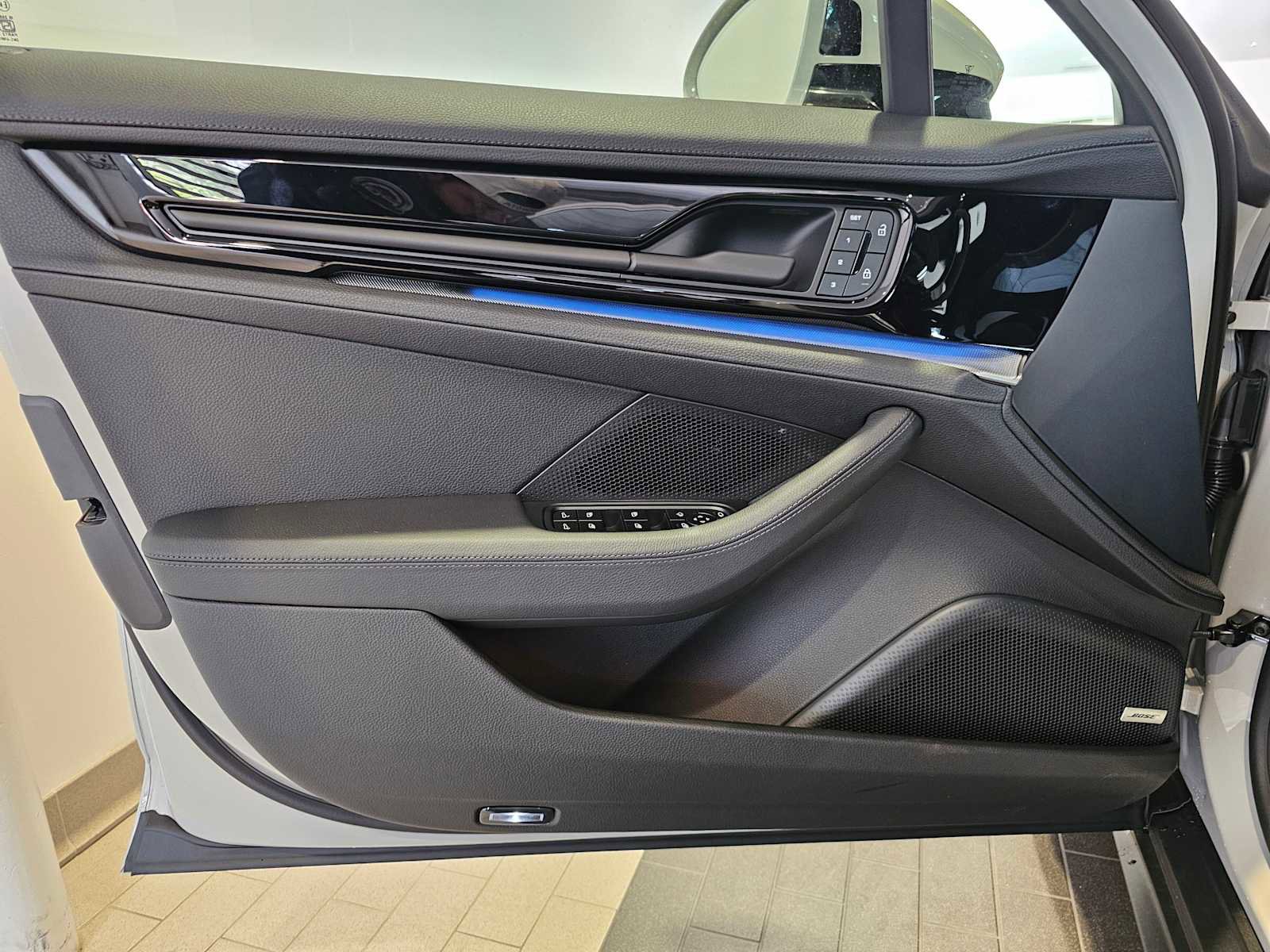 New 2025 Porsche Panamera 4 image 22