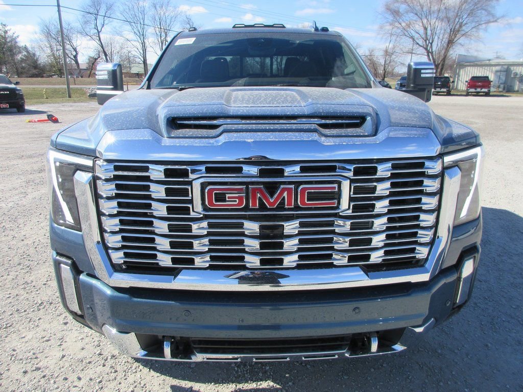New 2026 GMC Sierra 2500 Denali w/ Denali Reserve Package image 12