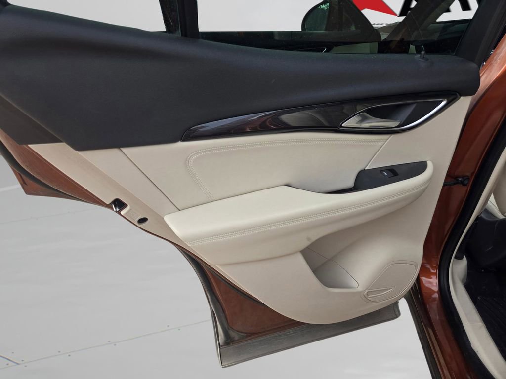 Used 2021 Buick Envision Essence w/ Technology Package I image 33