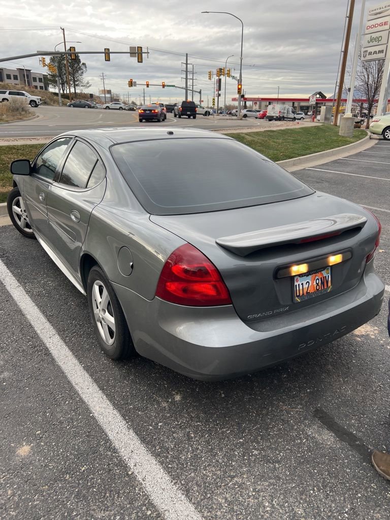 Used 2008 Pontiac Grand Prix w/ Premium Package image 2