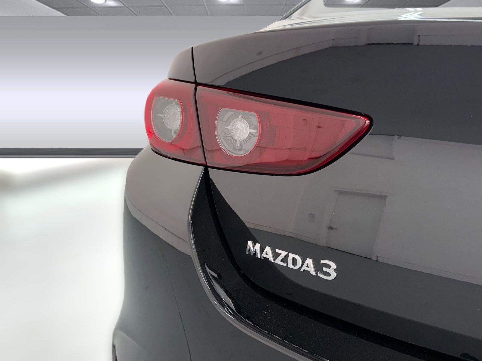 Used 2025 MAZDA MAZDA3 s image 11