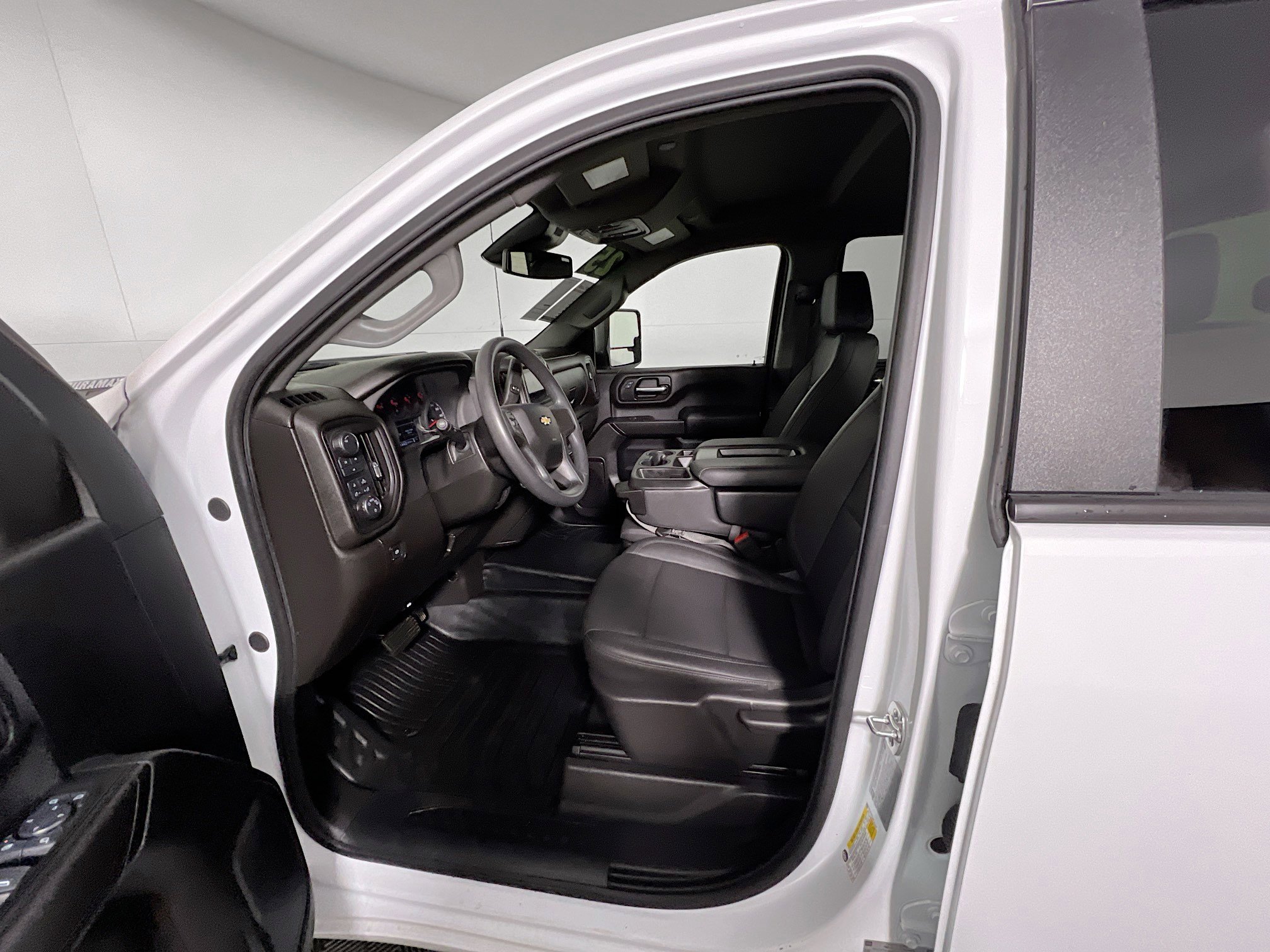 Used 2025 Chevrolet Silverado 3500 W/T image 15