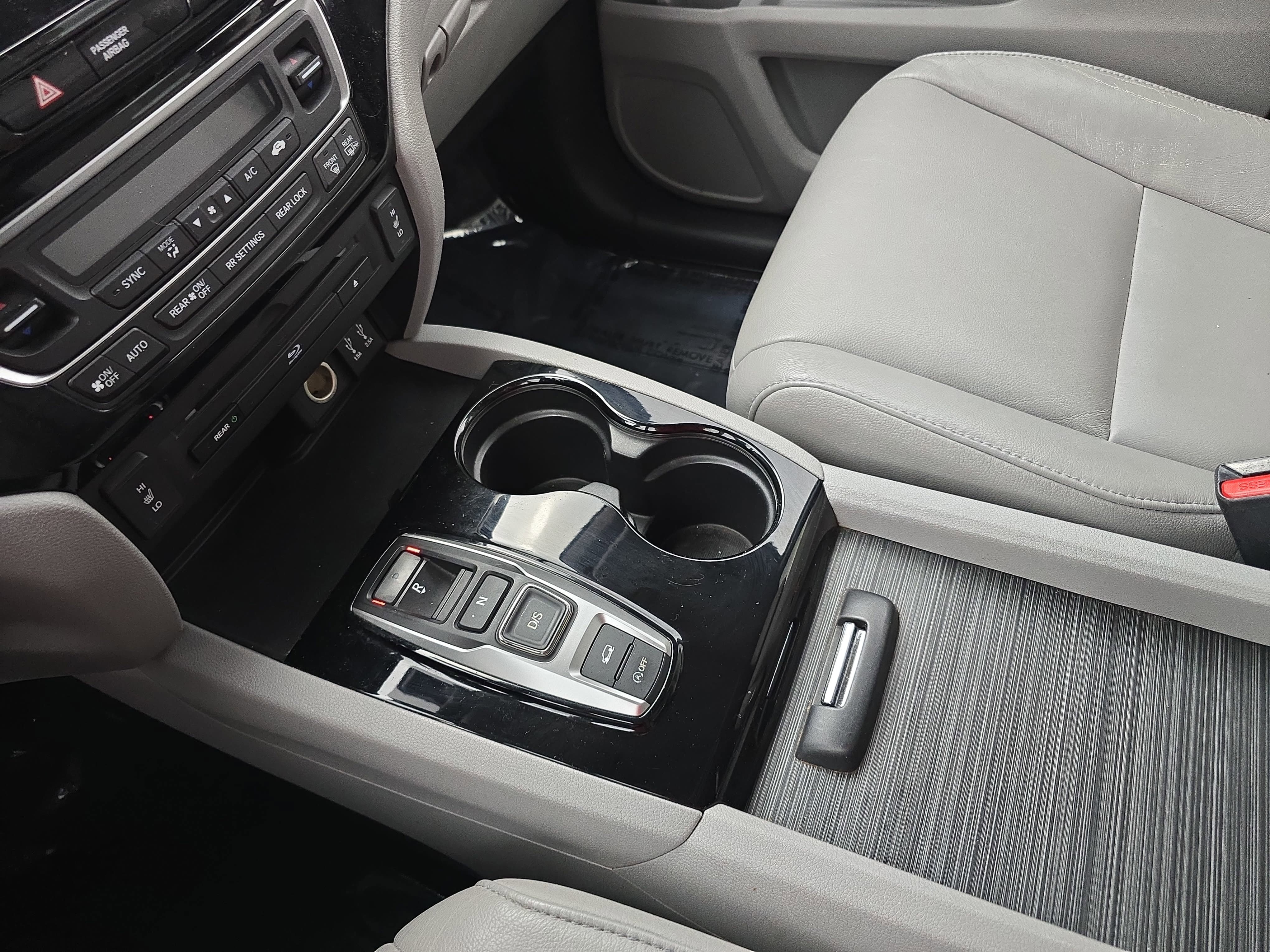 Used 2016 Honda Pilot Touring image 26