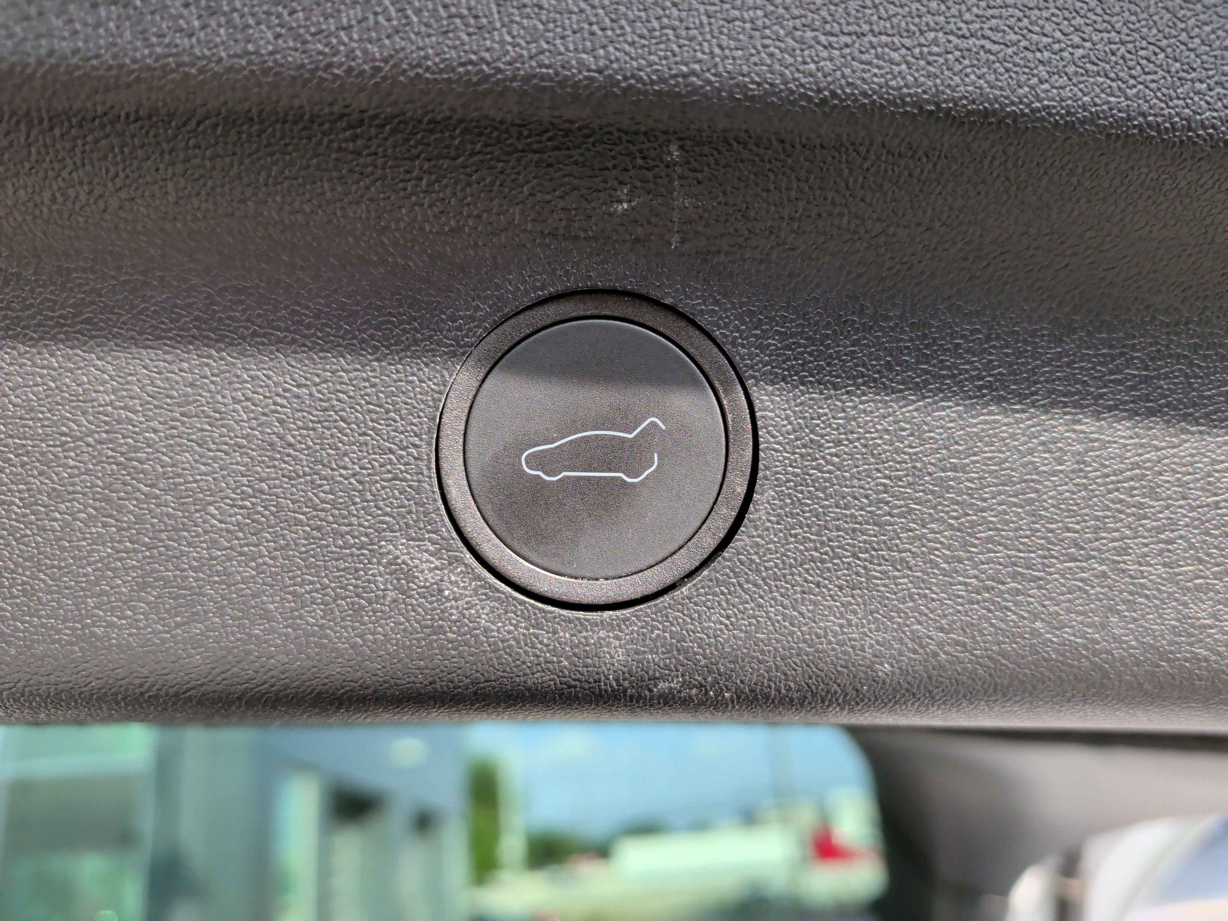 Used 2023 Tesla Model Y Long Range image 40