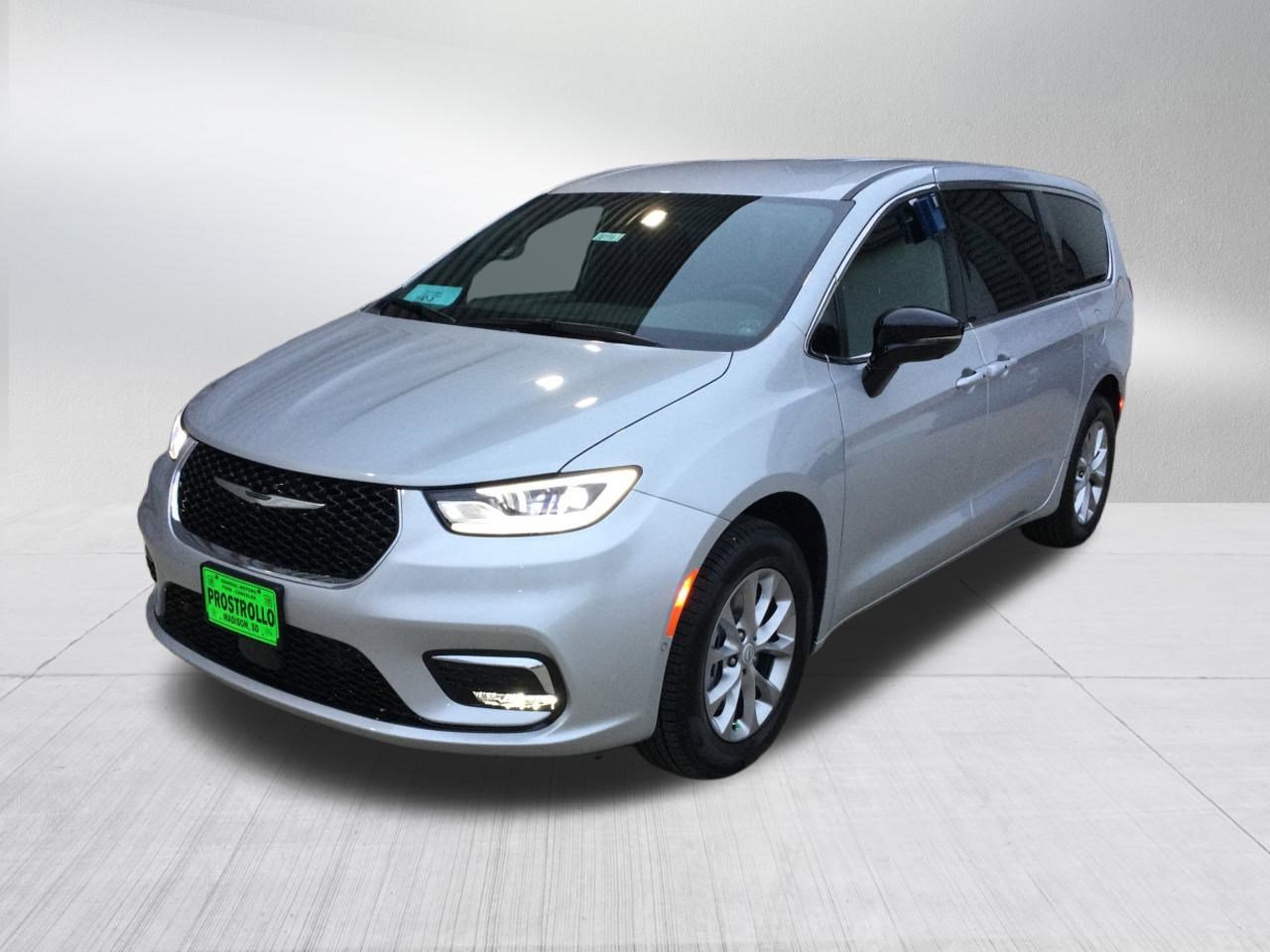 New 2026 Chrysler Pacifica Select image 2