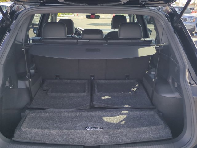 Used 2023 Volkswagen Tiguan SE R-Line image 6