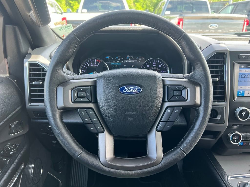 Used 2018 Ford Expedition XLT w/ Equipment Group 202A AWD/4WD image 37