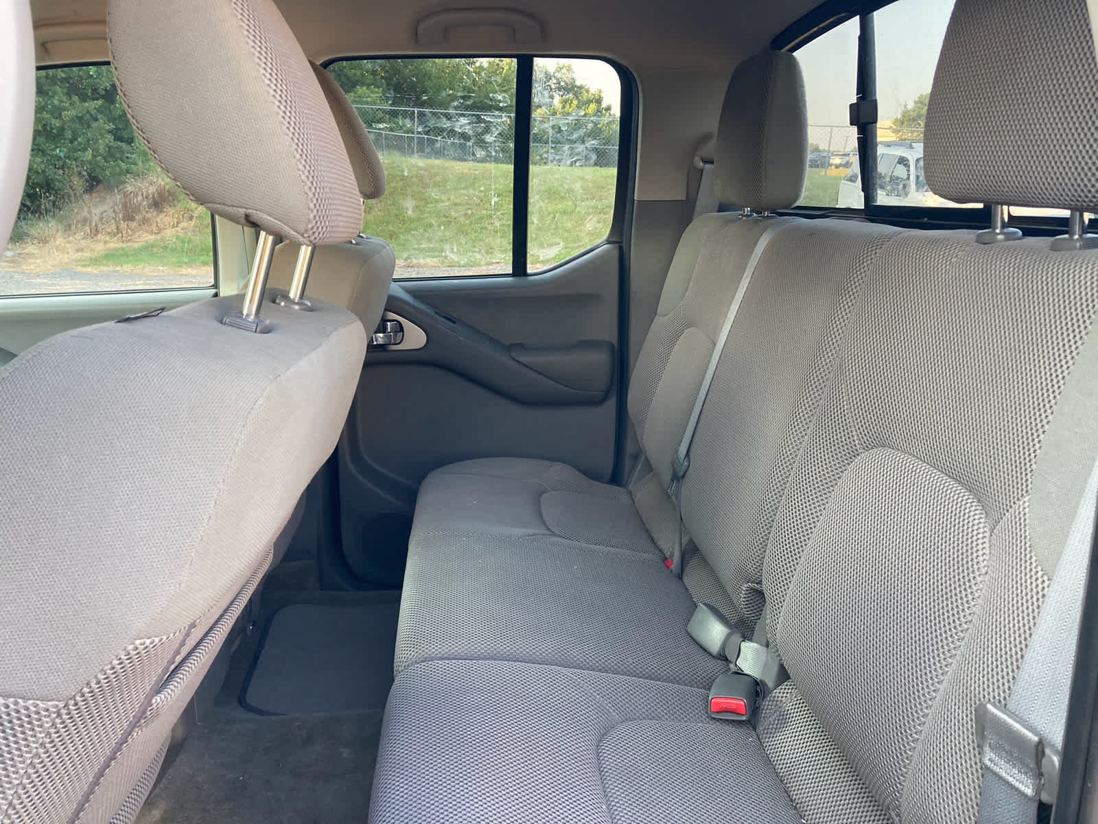 Used 2016 Nissan Frontier SV RWD image 4
