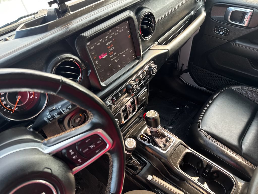 Used 2022 Jeep Wrangler Unlimited Sahara AWD/4WD image 21