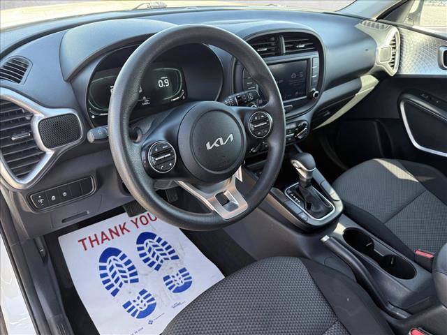Used 2023 Kia Soul LX w/ LX Technology Package image 12