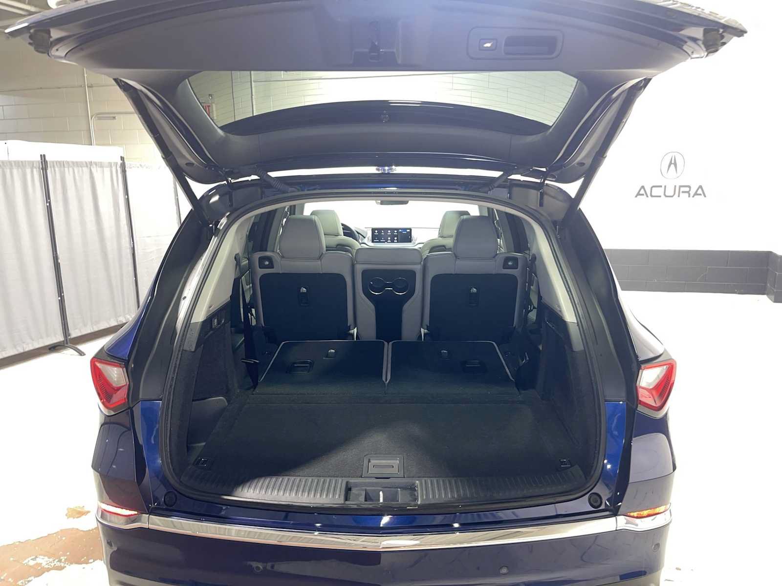 Certified 2024 Acura MDX w/ Technology Package AWD/4WD image 19