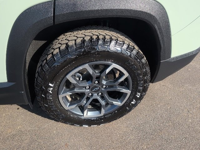 Certified 2025 Chevrolet Equinox ACTIV w/ Safety and Technology Package image 16