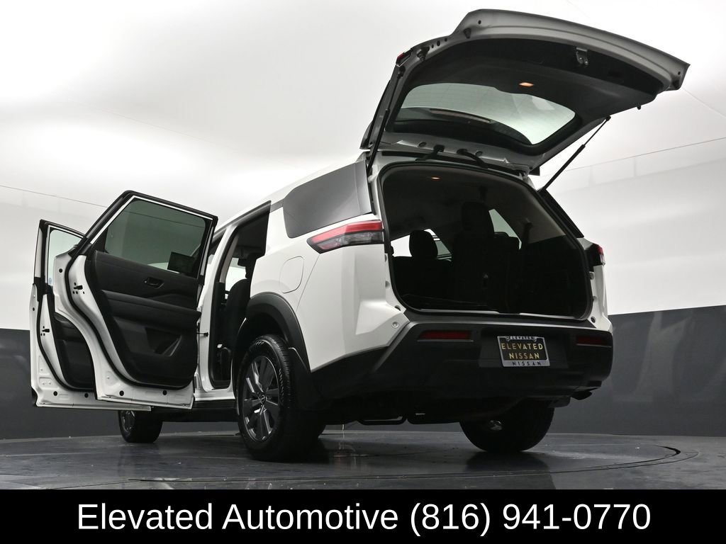 Used 2024 Nissan Pathfinder S AWD/4WD image 35