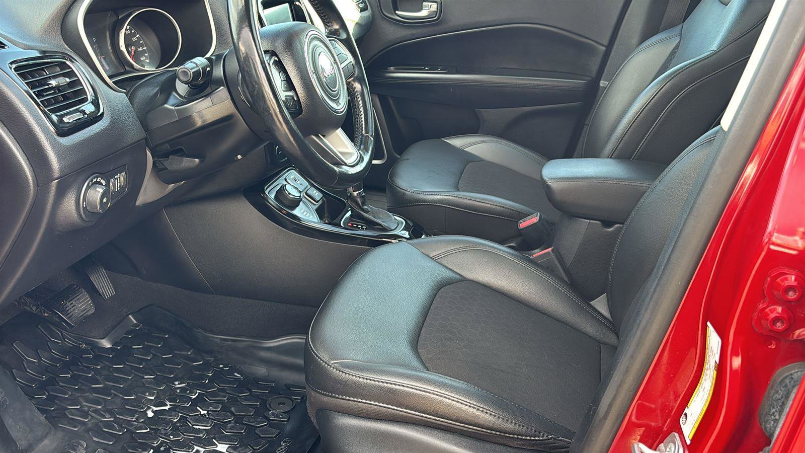 Used 2021 Jeep Compass Altitude w/ Sun and Sound Group image 13