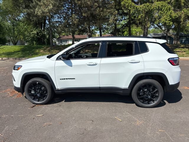 New 2026 Jeep Compass Latitude AWD/4WD image 3