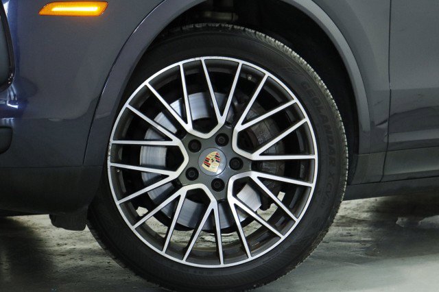 Used 2019 Porsche Cayenne S AWD/4WD image 3