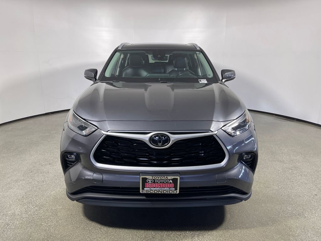 Used 2024 Toyota Highlander XLE AWD/4WD image 8