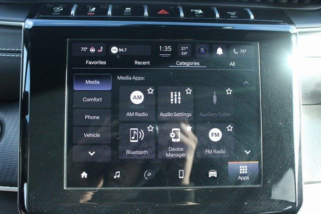 Used 2024 Jeep Grand Cherokee Laredo image 23