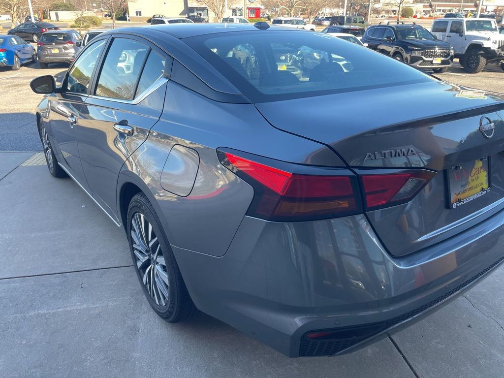 Used 2024 Nissan Altima 2.5 SV image 6