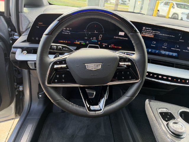 Certified 2025 Cadillac Optiq Luxury 1 AWD/4WD image 12