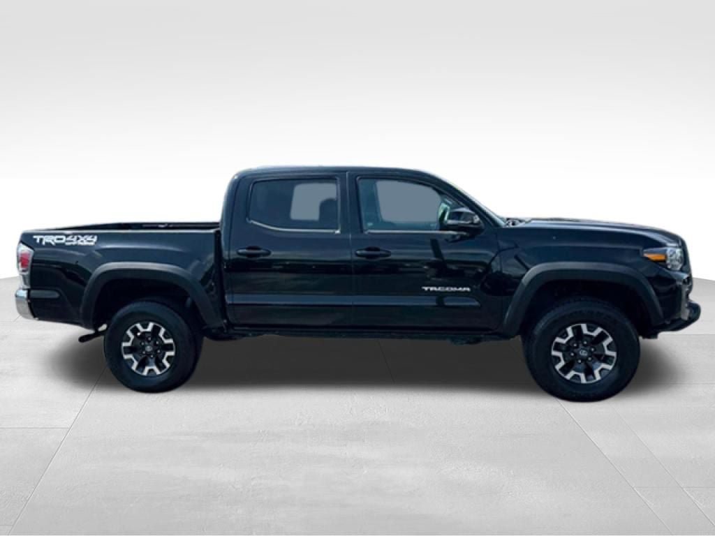 Used 2023 Toyota Tacoma TRD Off-Road AWD/4WD image 9