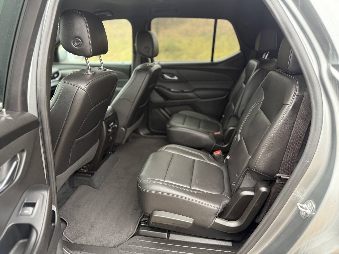 Used 2023 Chevrolet Traverse LT AWD/4WD image 10