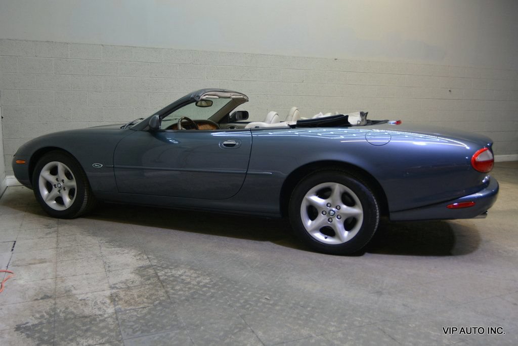 Used 2000 Jaguar XK8 Convertible RWD image 11