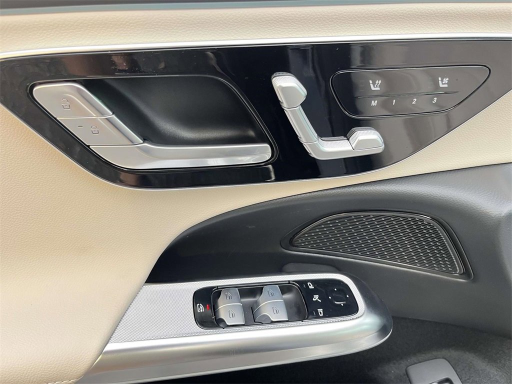 New 2026 Mercedes-Benz E 350 4MATIC Sedan image 12