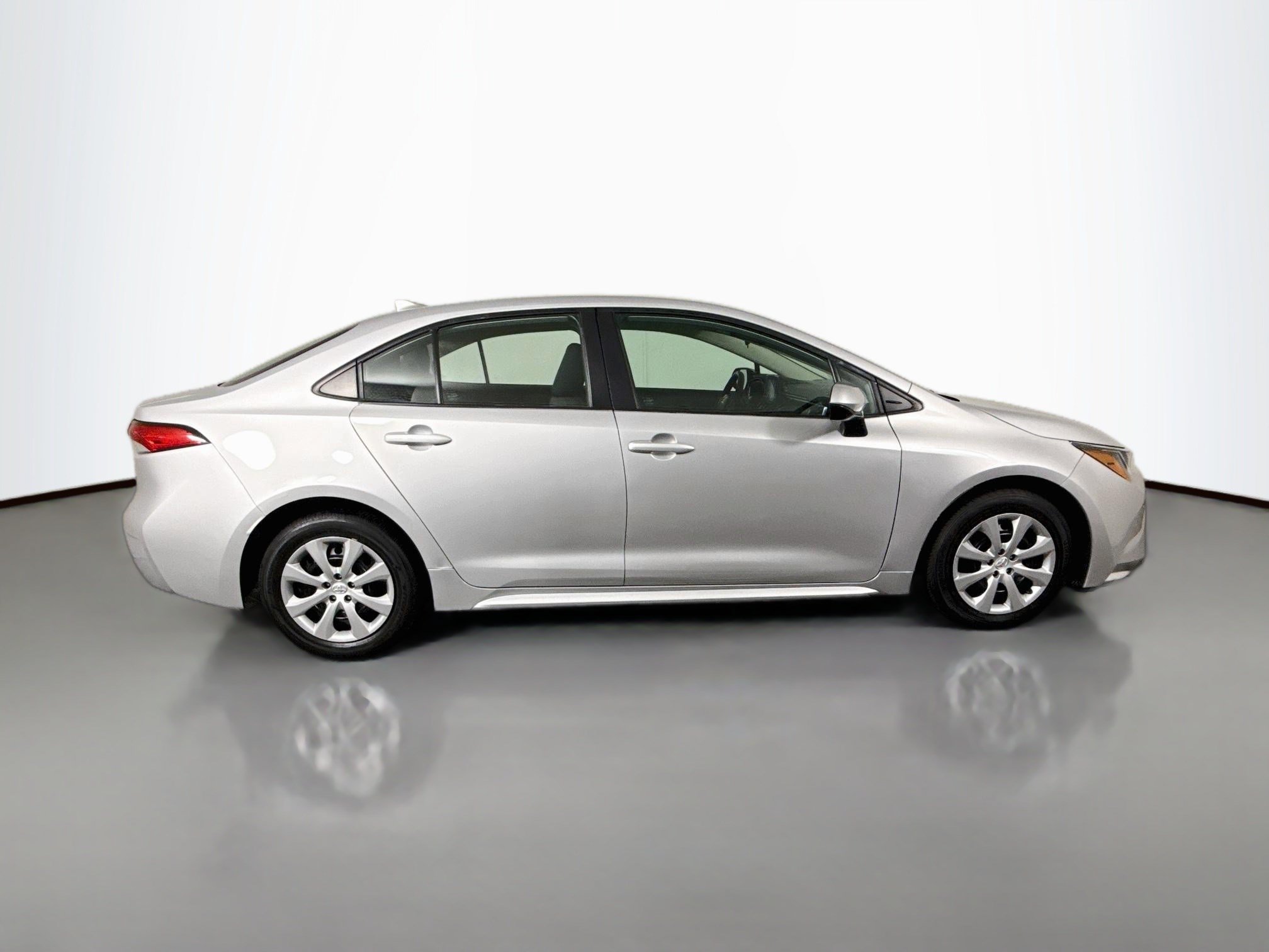 Used 2024 Toyota Corolla LE FWD image 11