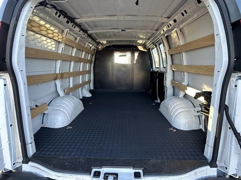 Used 2024 GMC Savana 2500 w/ Driver Convenience Package image 11