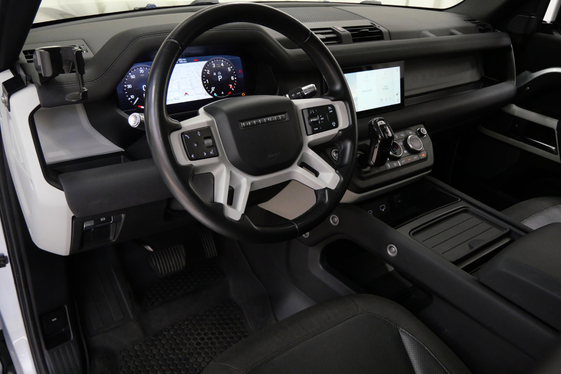 Used 2020 Land Rover Defender 110 First Edition image 13