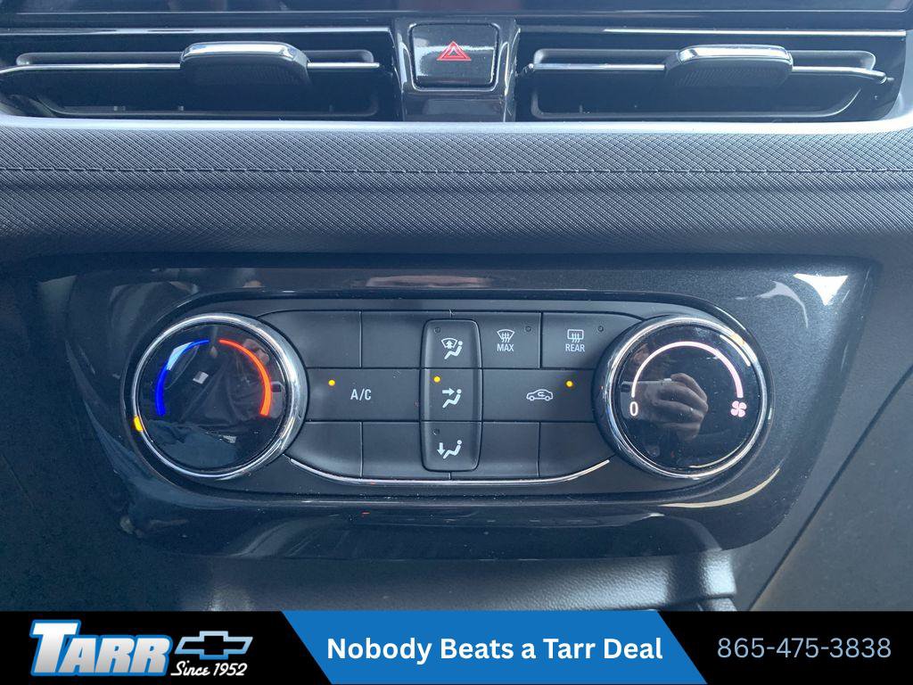Used 2025 Chevrolet TrailBlazer LT AWD/4WD image 16