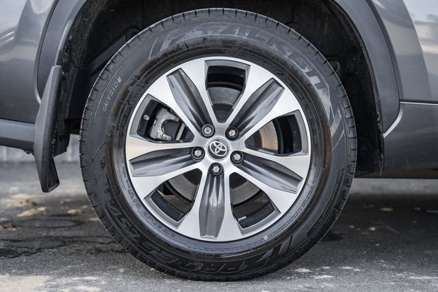 Used 2022 Toyota Highlander XLE image 22