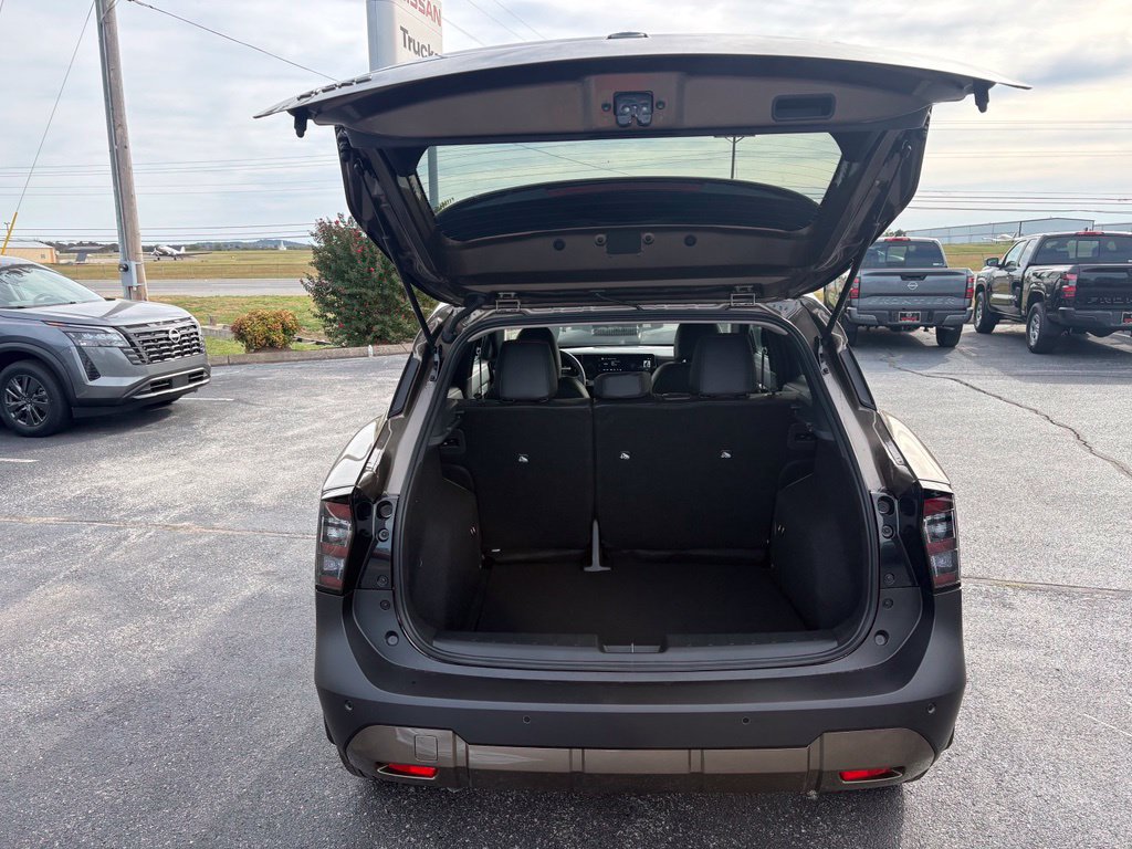 New 2027 Nissan Kicks SR FWD image 15