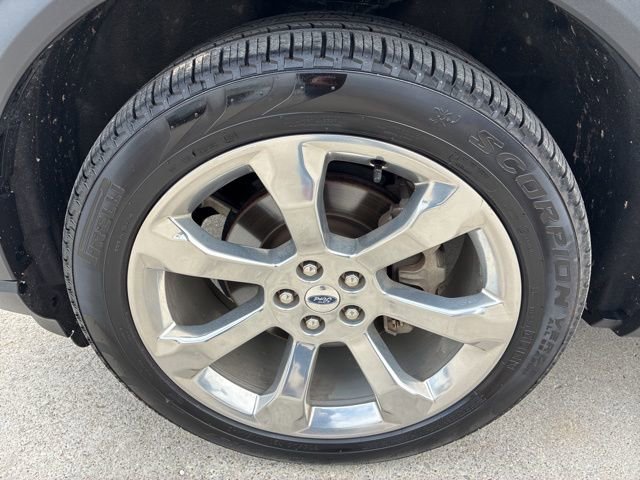 Used 2020 Ford Explorer Platinum w/ Premium Technology Package AWD/4WD image 14