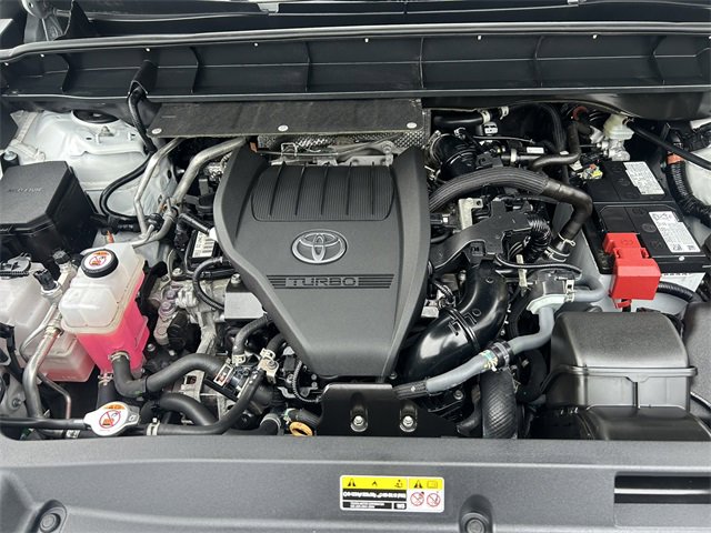 Used 2024 Toyota Highlander Platinum image 28