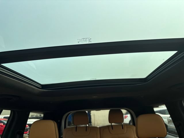 Used 2025 Jeep Grand Cherokee L Summit AWD/4WD image 15