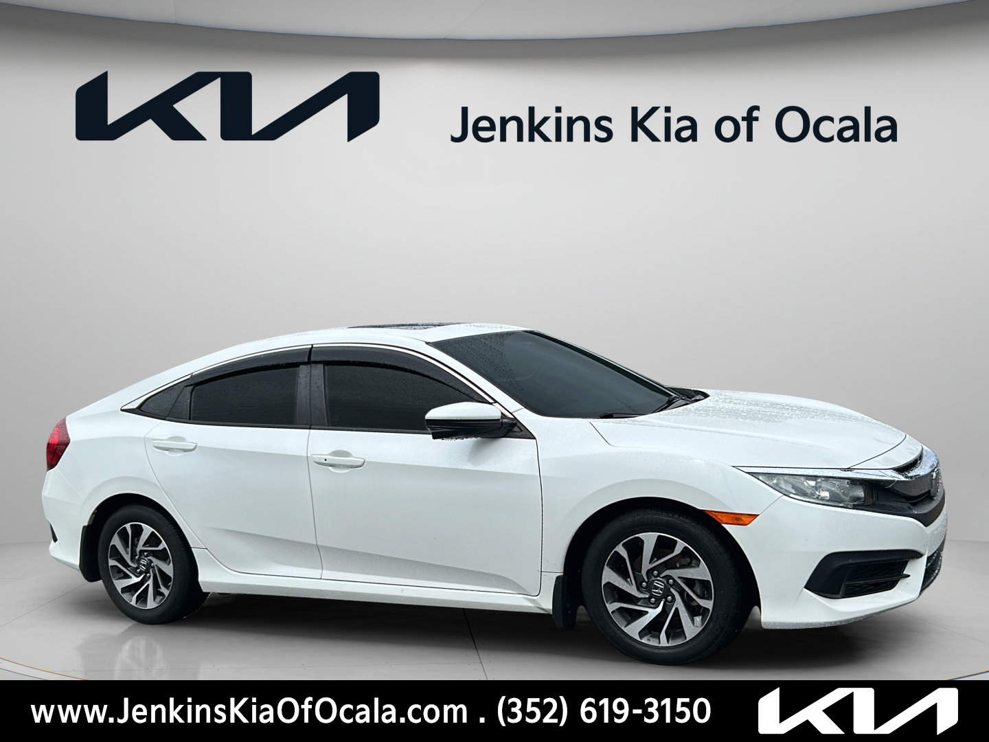 Used 2018 Honda Civic EX image 2