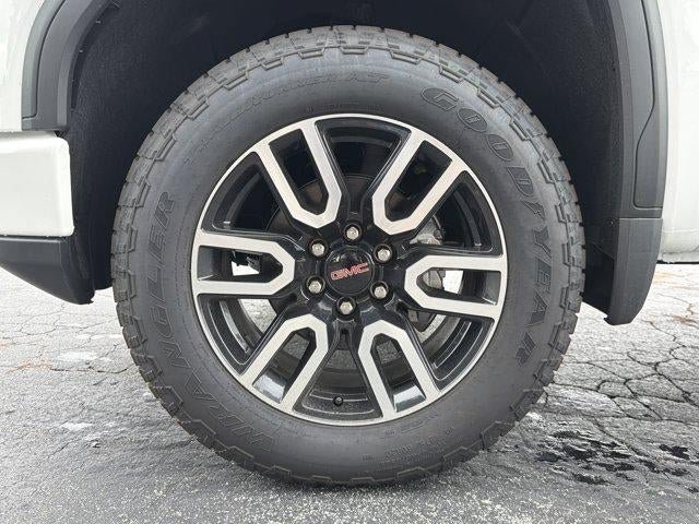 New 2026 GMC Sierra 1500 AT4 w/ Technology Package AWD/4WD image 9