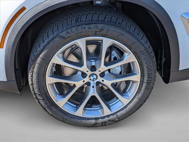 Used 2026 BMW X5 sDrive40i image 9